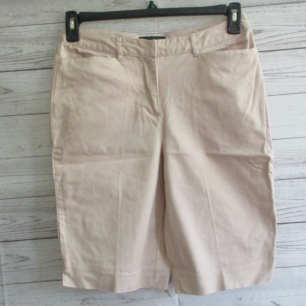 RELATIVITY ladies Bermuda shorts - sz 6 - Excellent Condition!